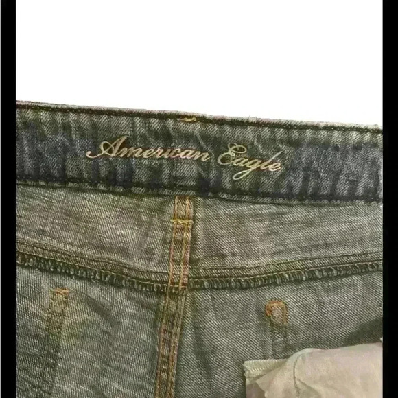 American Eagle Stretch Rolled Hem Denim Shorts Size 8 - Picture 3 of 4